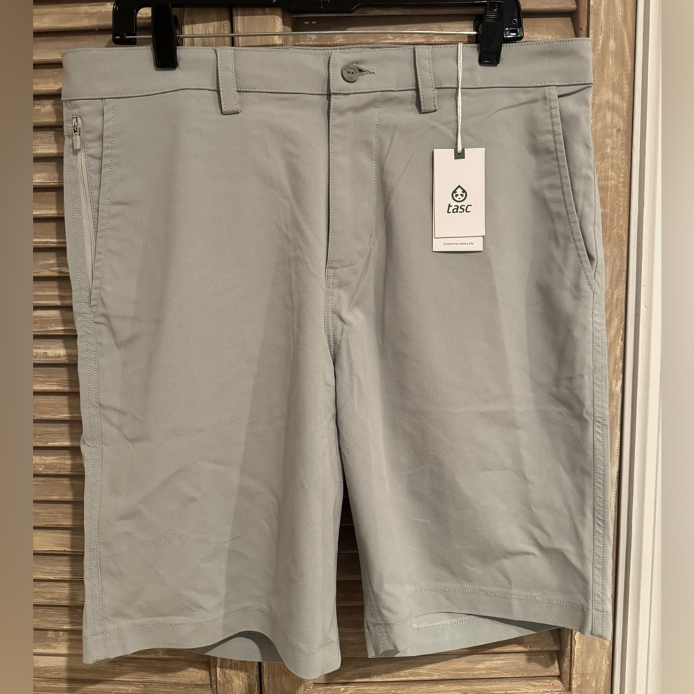 NWT Tasc mens shorts